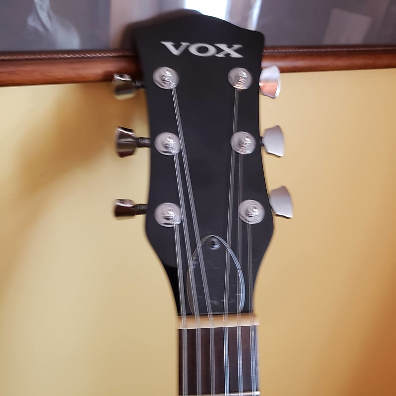 Vox SDC-33 Double Cutaway Solid Body - Gold Top