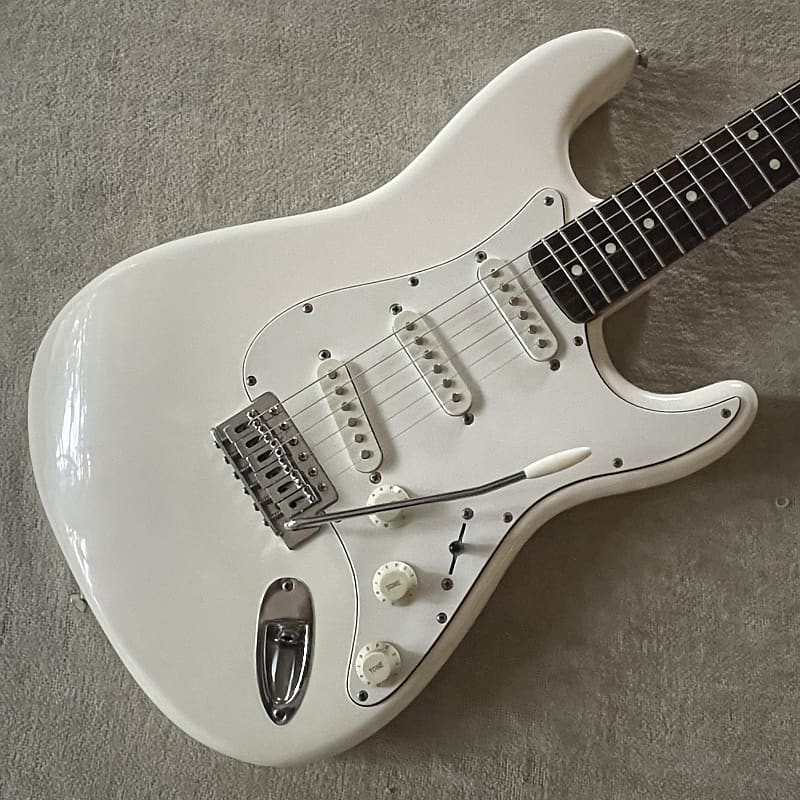 1989-1990 Fender Stratocaster “I” Series Arctic White Strat
