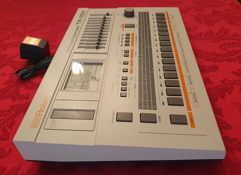 Roland TR-707 Rhythm Composer Drum Machine | Reverb Canada