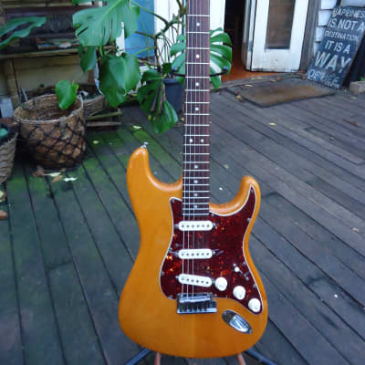 Fender STRATOCASTER DELUXE 2010 - Amber image 2
