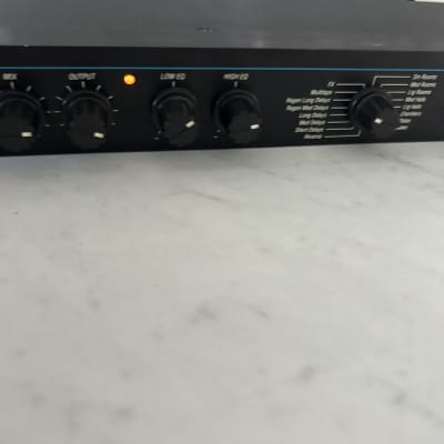 Alesis MicroVerb III 16-Bit Digital Reverb and Delay 1991 - 1996 - Black image 5