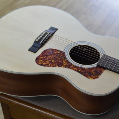 Guild Westerly OM-240E Orchestral Model Natural Electro Acoustic Guitar image 8