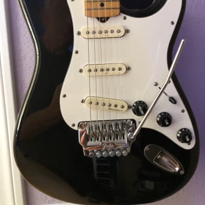 Vintage 1987 Fender Squier Standard Stratocaster with System I Tremolo in Black image 5