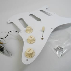 2012 Fender Classic Series '50s Stratocaster 1-Ply Pickguard Volume Tone Output Jack Strat image 3