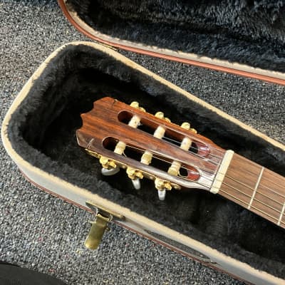 Alvarez AC60SC classical-electric guitar 2004 discontinued model in excellent condition with beautiful vintage hard case and key included. image 3