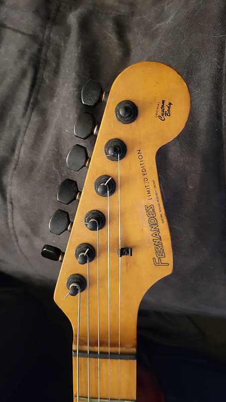 FERNANDES リミテッドエディション stc-70 ストラトモデル file.jpg