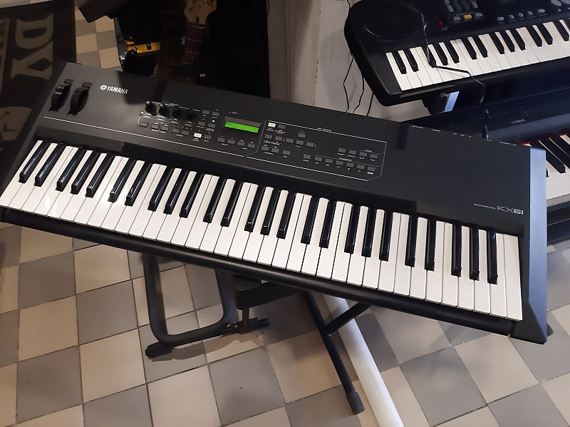 【10320】 YAMAHA KX61 MIDIキーボード Yamaha KX61 USB Keyboard Studio Controller | Musician's Friend