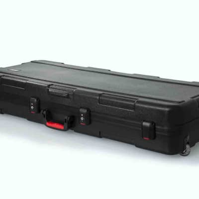 Gator Cases GTSA-KEY61 Keyboard Case for 61-note Keyboards with Wheels image 12