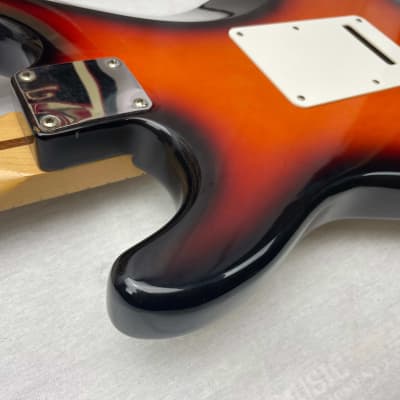 Fender Standard Stratocaster Guitar with humbucker in bridge position 1996 - 3-Color Sunburst / Maple fingerboard image 23