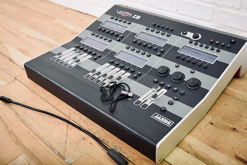 Jands Vista I3 Lighting Control Console board MINT w/ 2408 Reverb