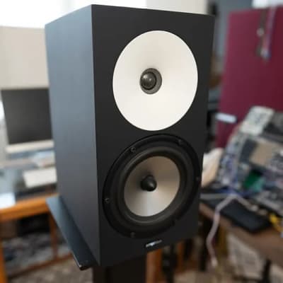 Amphion One18 - Pair - Gearspace
