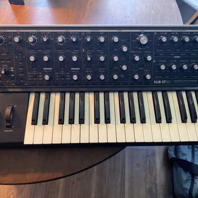 Moog Sub 37 Tribute Edition 2010s - Black plus Flight Case