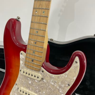 Fender American Deluxe Stratocaster Ash with Maple Fretboard 2004 - 2010 - Aged Cherry Burst image 4