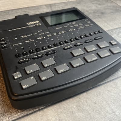 Yamaha RY10 Drum Machine