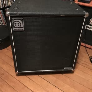 Ampeg SVT-410HEN Classic Series 500-Watt 4x10" Bass Speaker Cabinet