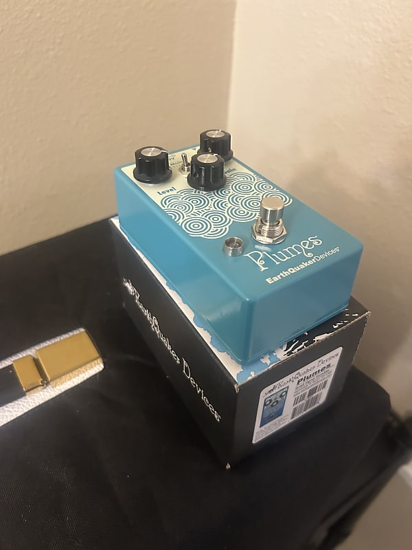 EarthQuaker Devices Plumes Small Signal Shredder | Reverb