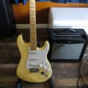 Fender Yngwie Malmsteen Artist Series Signature Stratocaster with Maple Fretboard Vintage White