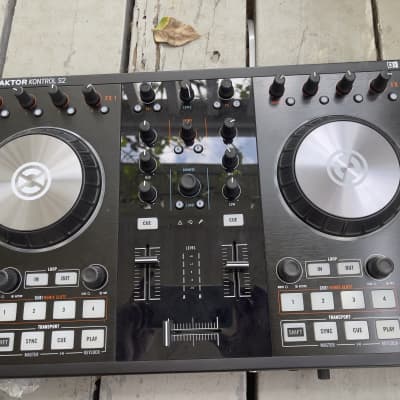 Native Instruments Traktor Kontrol S2 | Reverb Canada