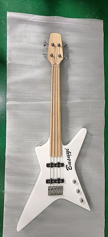 4 String Fretless Short Scale Bolt On Bass Busuyi Guitar 2021. image 1