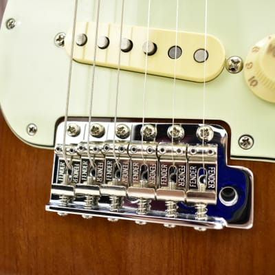 Fender Vintera 60s Stratocaster 3ts 3 tones sunburst W/Gigbag 3525gr imagen 3