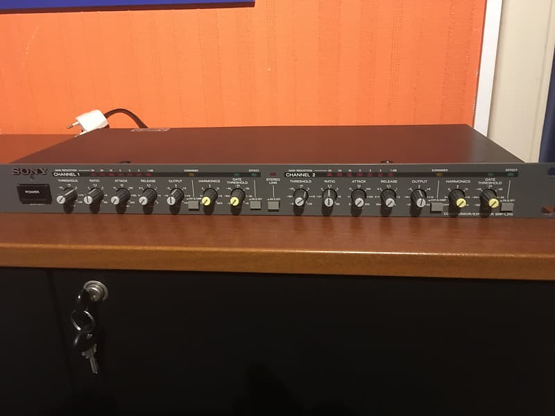 Sony SRPl210 compressor/expander Reverb