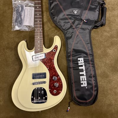 Aria Diamond DM-01 Vintage White (Mosrite Ventures-style