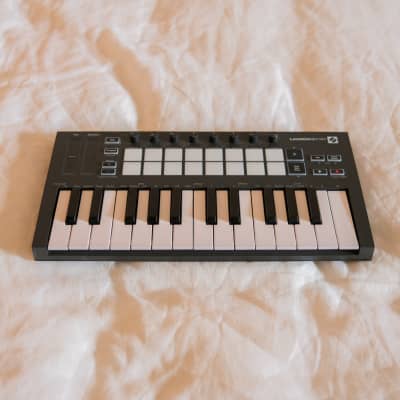 Novation Launchkey Mini MKIII MIDI Keyboard Controller 2019 - Present - Black