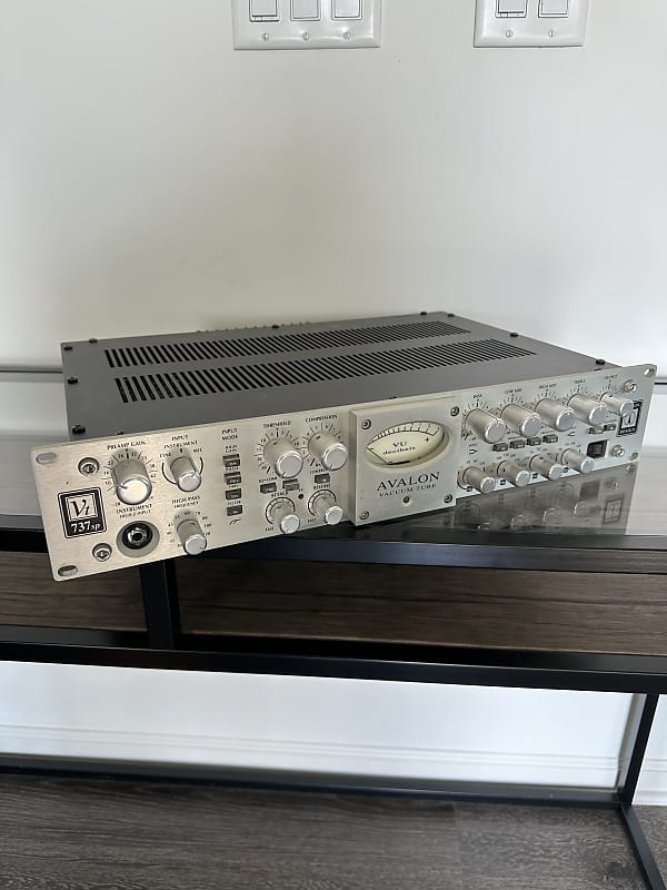 Avalon VT-737sp Tube Channel Strip 2010s - Silver image 1