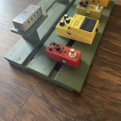 Rock and Groove Pedalboards Crate Rigs 2022 Matte Military Green with Wood Texture image 5