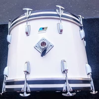 Ludwig Bass Drum 14x22 Mid 70s - White cortex image 6