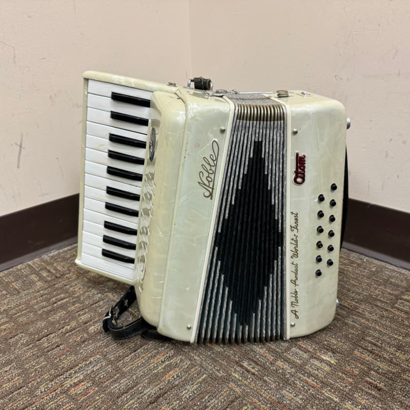 Accordions New & Used Accordions For Sale Reverb