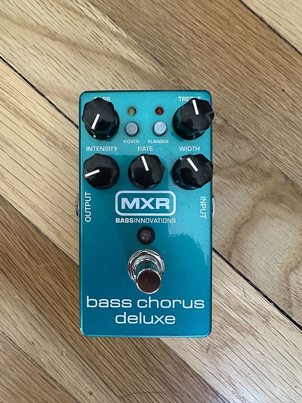 MXR M83 Bass Chorus Deluxe