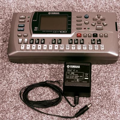 Yamaha QY100 Sequencer