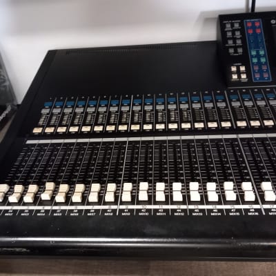 YAMAHA LS9 32 Mixer Digitale image 4