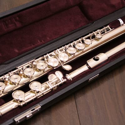 Yamaha YFL-211 Student Flute | Reverb Canada