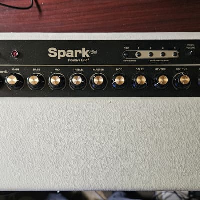 Positive Grid Spark 40 40-Watt 2x4" Modeling Guitar Combo 2021 - Pearl White image 2