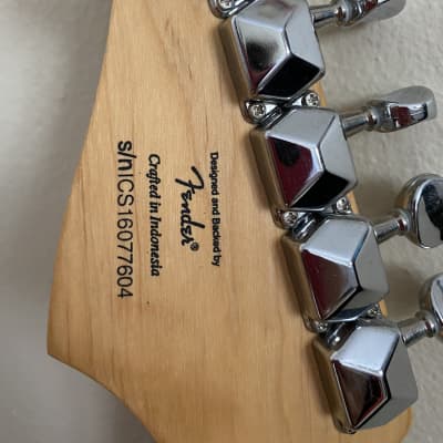Squier Mini Stratocaster 2014-2015 Red image 3