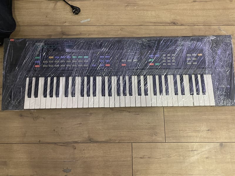 Yamaha DSR 1000 Keyboard Synthesizer DSR—1000 w/ Power Reverb