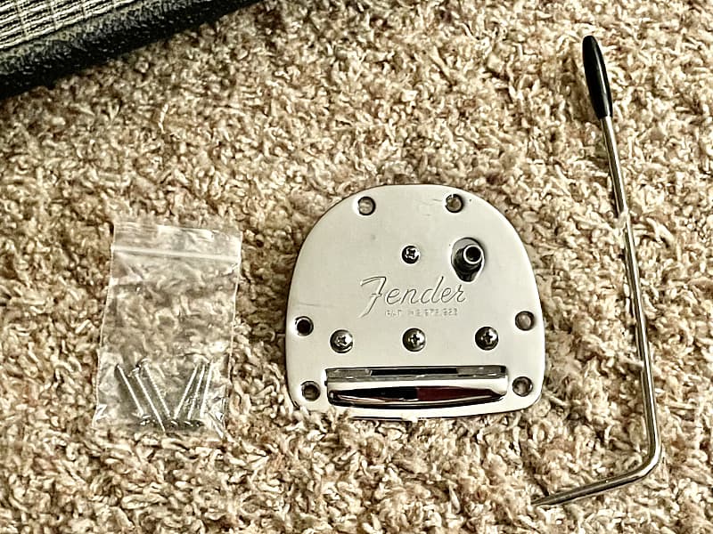 Fender Jazzmaster / Jaguar Offset Tremolo Assembly + Trem Arm Reverb