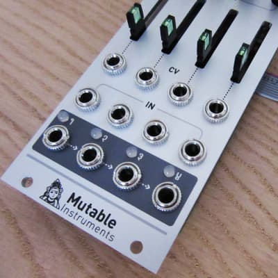 Mutable Instruments Veils モジュラーシンセ Mutable Instruments Veils Quad VCA - Perfect Circuit