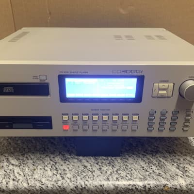 Akai CD3000i, 32MB Ram, sampling option, LED backlight