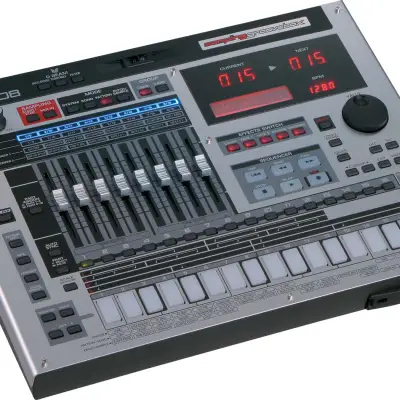 Roland MC-808 Groovebox