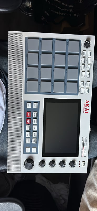 Akai MPC Live II Standalone Sampler / Sequencer Retro