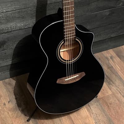 Breedlove All Solid Wood Organic Signature Concert CE Black Acoustic-Electric Guitar image 2