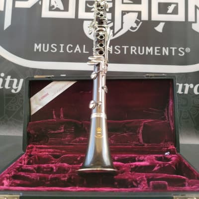 Yamaha YCL-650 Grenedilla  Wood Bb Clarinet Silver Keys - Professional image 1