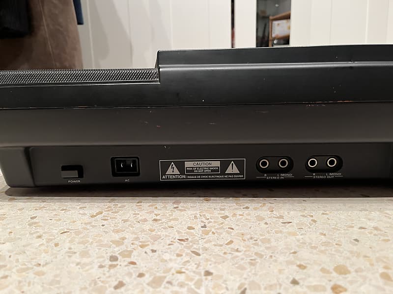 Roland E86 1996 | Reverb