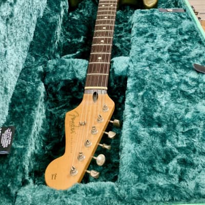 Fender Stratocaster Deluxe Series With Active Pick-Ups  2000-2001 - Sage Green With Teal Hard Case image 21
