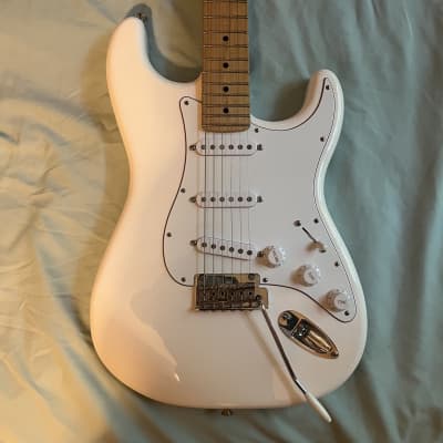Fender Player Stratocaster with Maple Fretboard 920d custom loaded pick guard and Roadrunner Case 2018 - Present - Polar White for sale