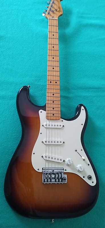 Fender "Dan Smith" Stratocaster Two Knobs with Maple Fretboard 1981 - 1983 Brown Sunburst image 1
