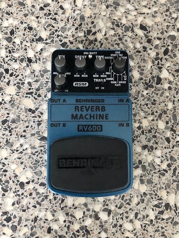 Behringer RV600